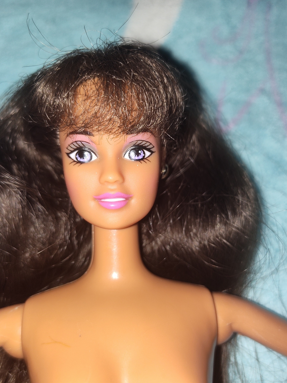 Vintage Barbie Doll with Dark Brown Hair and Pink Lips - Picture 3 of 15